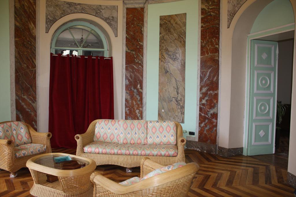 Chateau Castelrives Bessières Стая снимка
